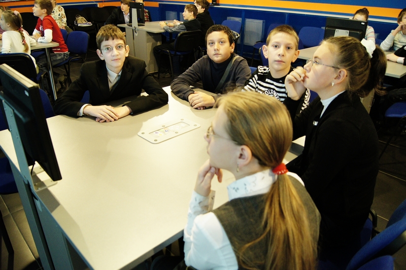 Фото к Онлайн-игра «КосмоГонка»