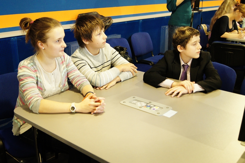 Фото к Онлайн-игра «КосмоГонка»