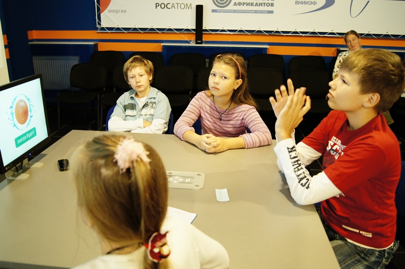 Фото к Онлайн-игра «КосмоГонка»