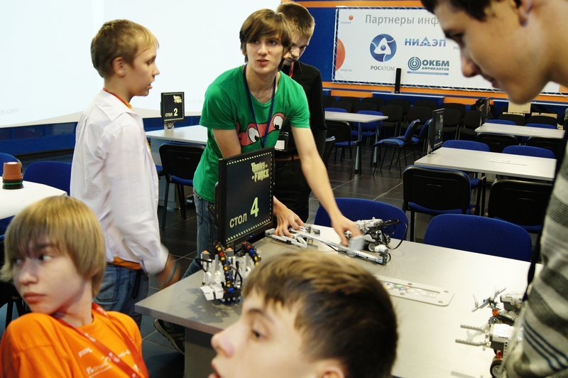 Фото к Ярмарка роботов