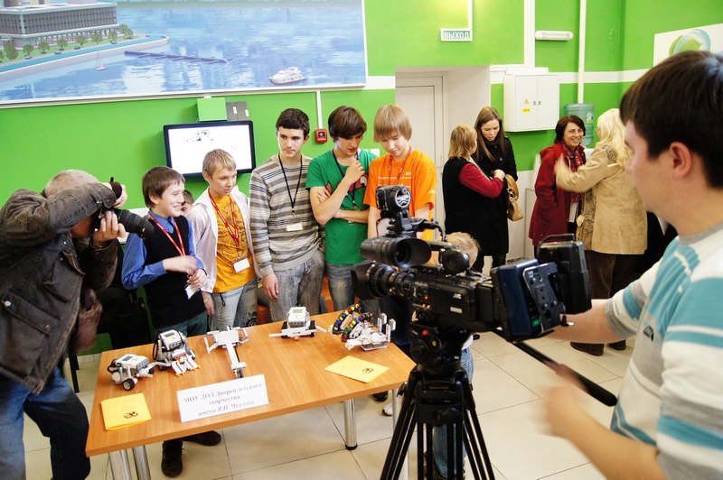 Фото к Ярмарка роботов