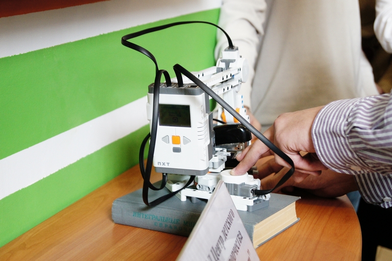 Фото к Ярмарка роботов