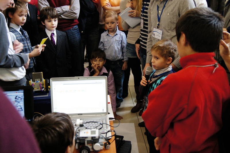 Фото к Ярмарка роботов