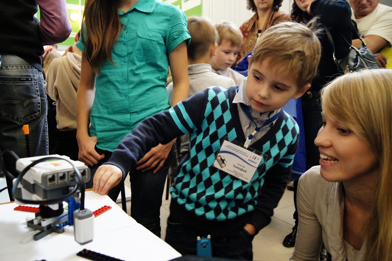 Фото к Ярмарка роботов