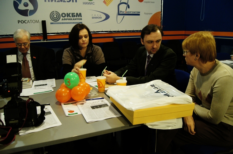 Фото к В кругу друзей, коллег, партнеров