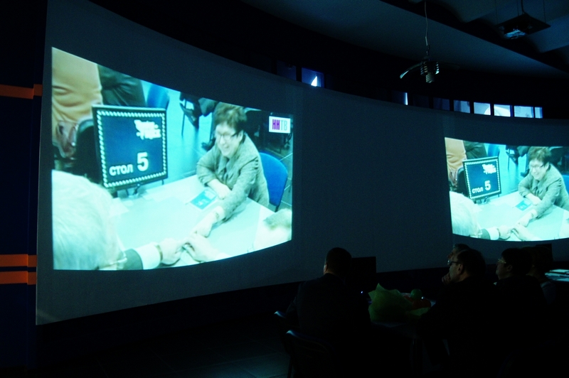 Фото к В кругу друзей, коллег, партнеров