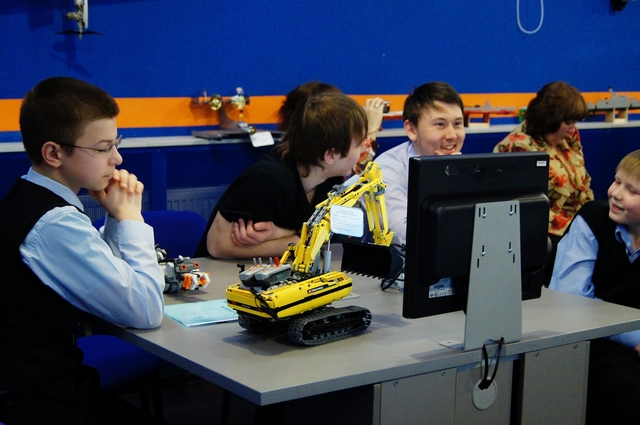 Фото к Поколение робототехники