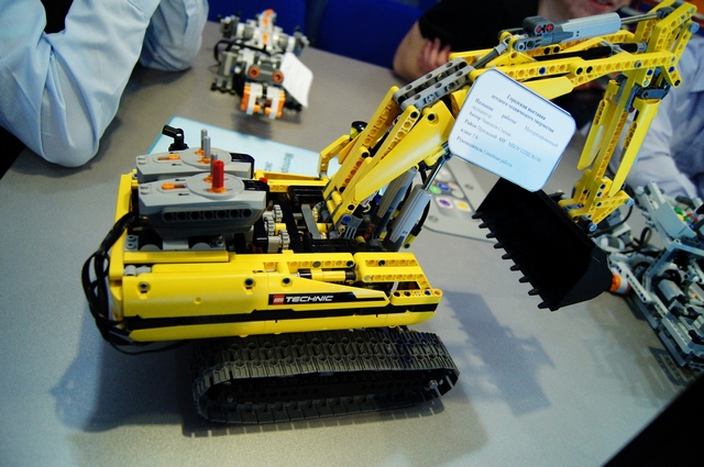 Фото к Поколение робототехники