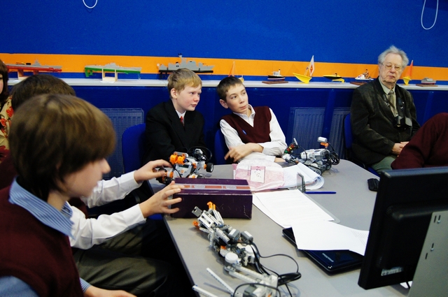 Фото к Поколение робототехники