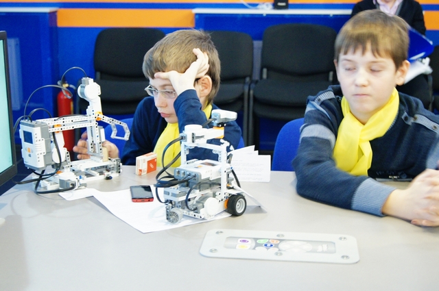 Фото к Поколение робототехники