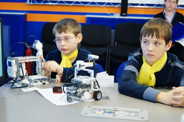 Фото к Поколение робототехники