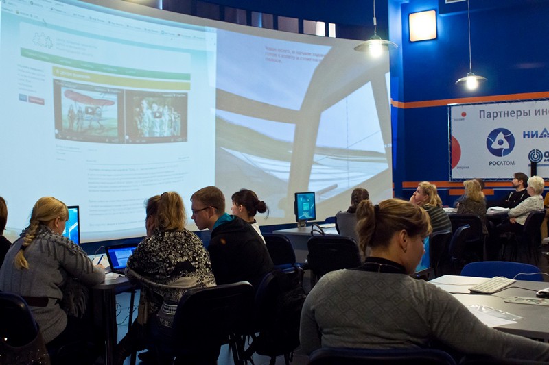 Фото к В Нижегородском информационном центре педагоги области освоили «Авиа-киберспорт»