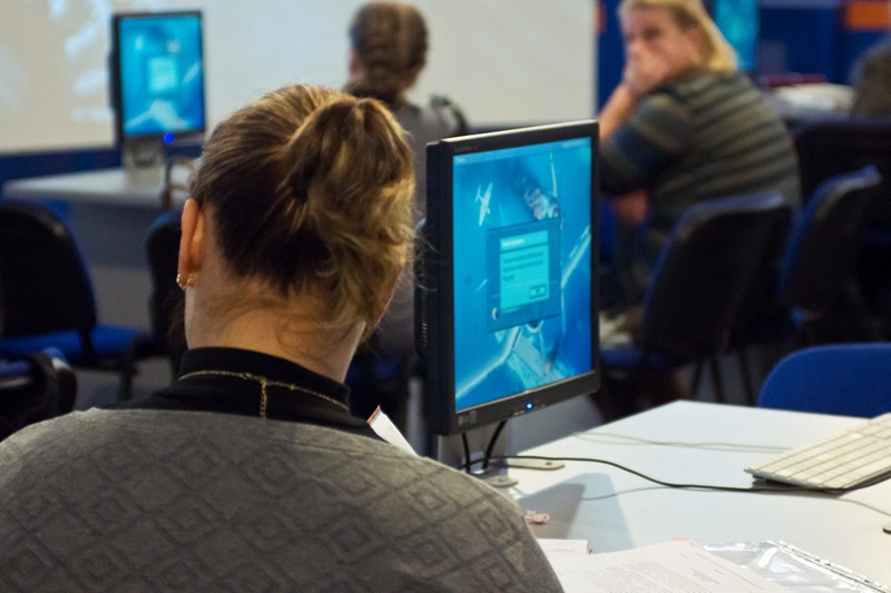 Фото к В Нижегородском информационном центре педагоги области освоили «Авиа-киберспорт»