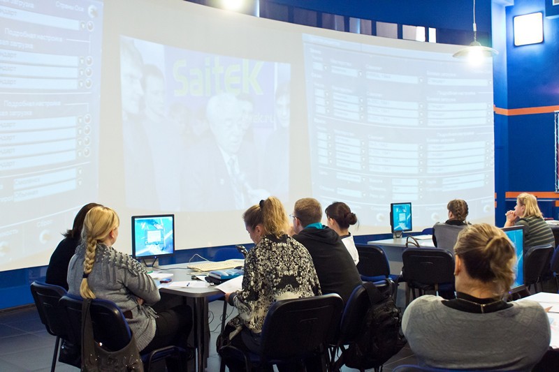 Фото к В Нижегородском информационном центре педагоги области освоили «Авиа-киберспорт»