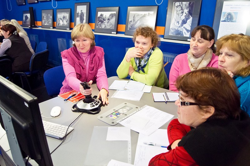 Фото к В Нижегородском информационном центре педагоги области освоили «Авиа-киберспорт»