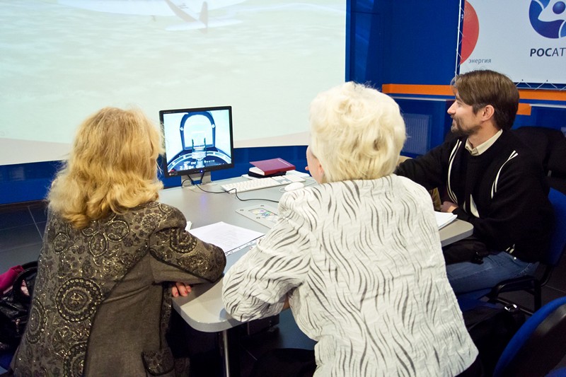 Фото к В Нижегородском информационном центре педагоги области освоили «Авиа-киберспорт»