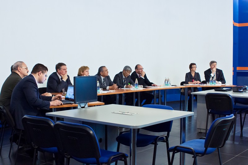 Фото к В Нижегородском ИЦАО состоялся круглый стол «Взаимодействие информационных центров по атомной энергии с профильными университетами и предприятиями атомной отрасли»