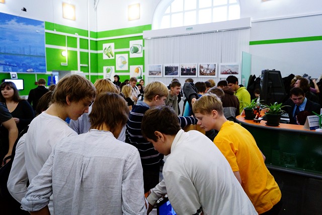 Фото к II Городская ярмарка по робототехнике состоялась в Нижегородском информационном центре по атомной энергии города Нижнего Новгорода