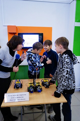 Фото к II Городская ярмарка по робототехнике состоялась в Нижегородском информационном центре по атомной энергии города Нижнего Новгорода