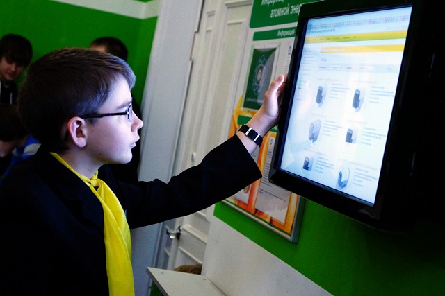 Фото к II Городская ярмарка по робототехнике состоялась в Нижегородском информационном центре по атомной энергии города Нижнего Новгорода