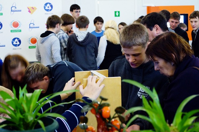 Фото к II Городская ярмарка по робототехнике состоялась в Нижегородском информационном центре по атомной энергии города Нижнего Новгорода