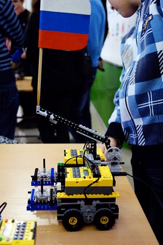 Фото к II Городская ярмарка по робототехнике состоялась в Нижегородском информационном центре по атомной энергии города Нижнего Новгорода