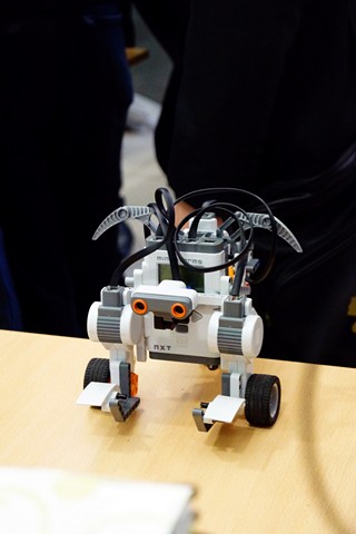 Фото к II Городская ярмарка по робототехнике состоялась в Нижегородском информационном центре по атомной энергии города Нижнего Новгорода