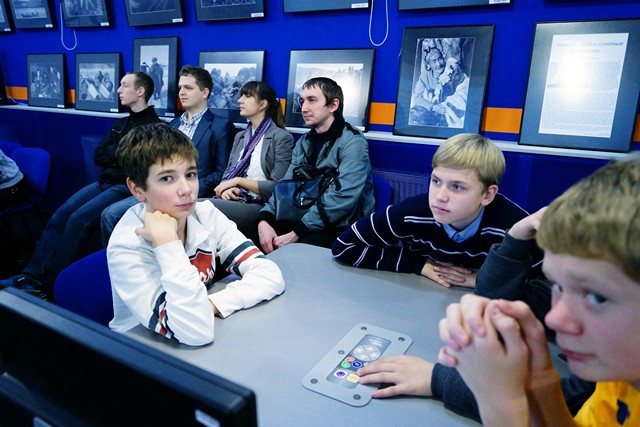 Фото к II Городская ярмарка по робототехнике состоялась в Нижегородском информационном центре по атомной энергии города Нижнего Новгорода