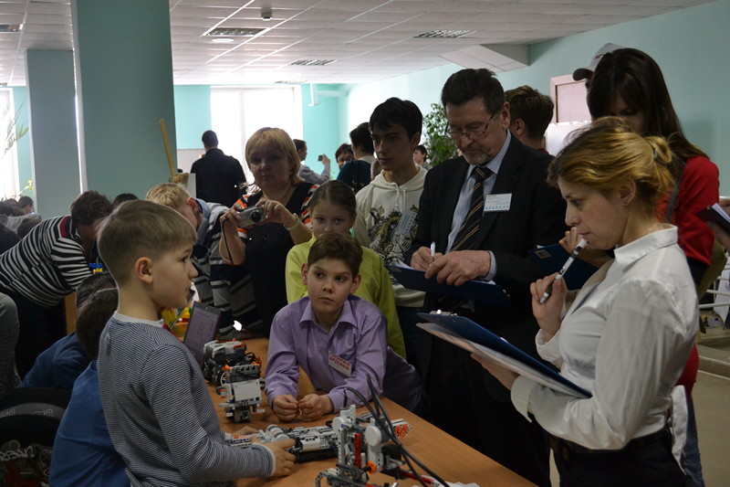 Фото к Состязания роботов — 2013