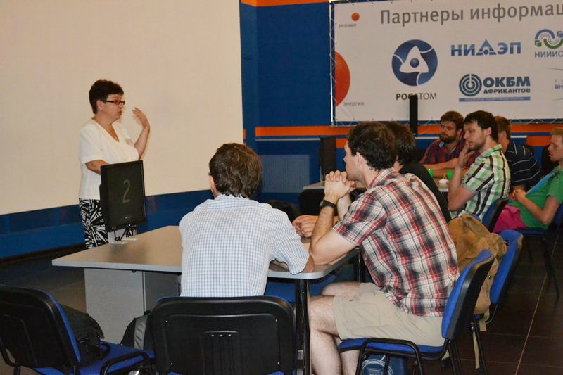 Фото к Чешские студенты в гостях у информационного центра по атомной энергии города  Нижнего Новгорода