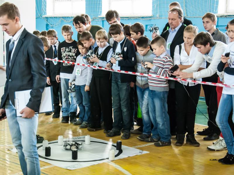 Фото к Нижегородская ярмарка робототехники