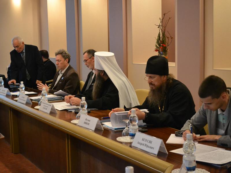 Фото к Встреча Митрополита Нижегородского и Арзамасского Георгия с учеными Ядерного центра