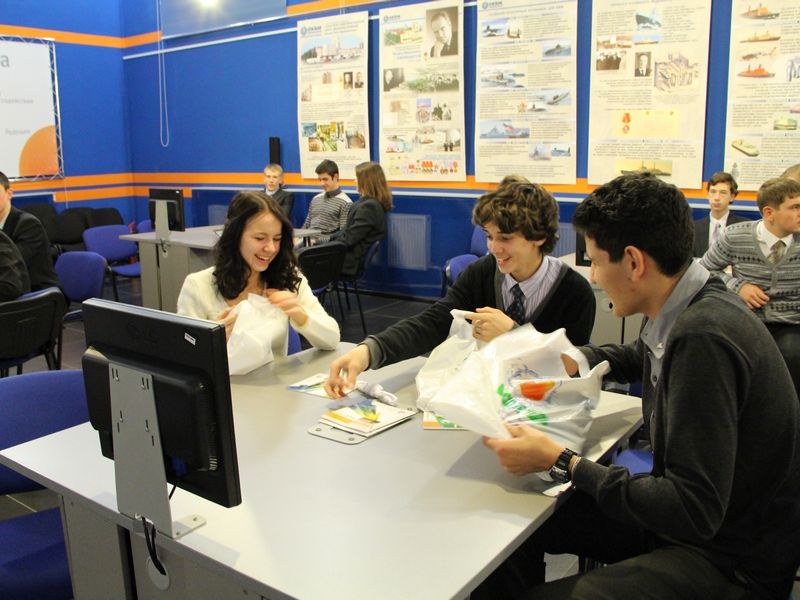 Фото к Эрудиты лицея № 87 в гостях у ИЦАЭ Нижнего Новгорода