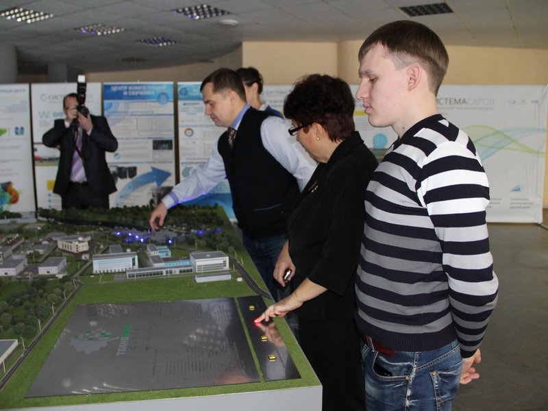 Фото к «Ваш маленький коллектив вершит большие дела!» — отметил заместитель директора РФЯЦ-ВНИИЭФ