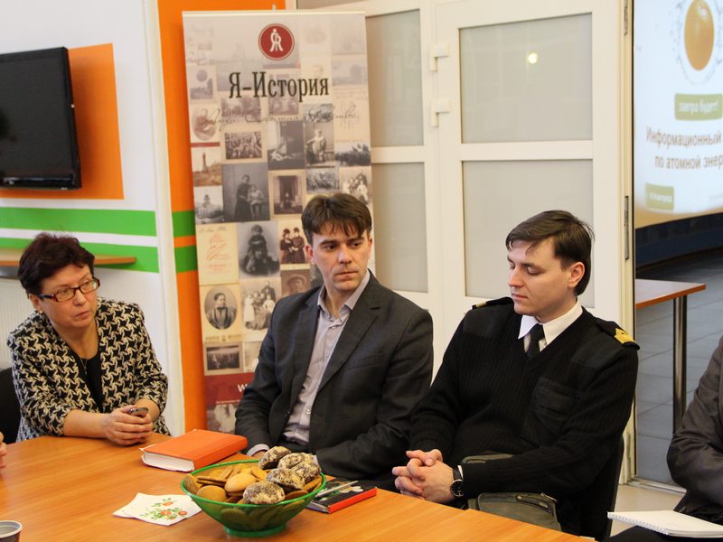 Фото к Встреча «за круглым столом ИЦАЭ»