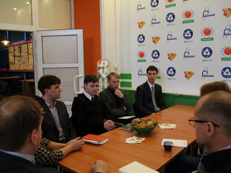 Фото к Встреча «за круглым столом ИЦАЭ»