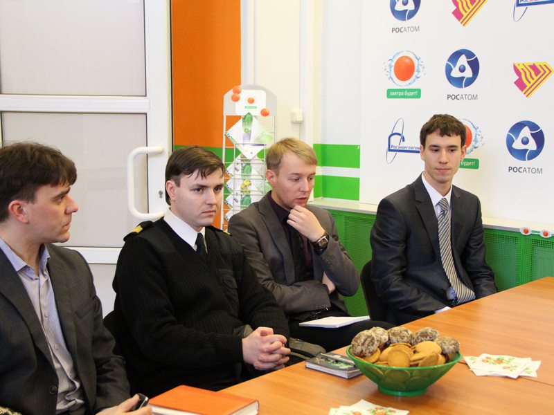 Фото к Встреча «за круглым столом ИЦАЭ»