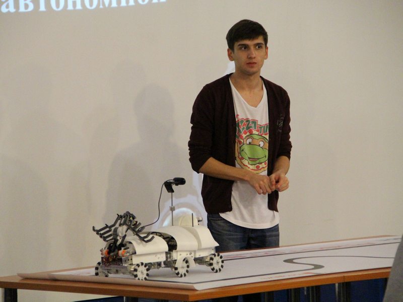 Фото к От игры «в роботов» в профессию