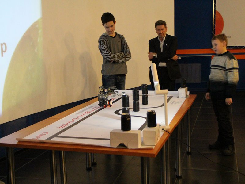 Фото к От игры «в роботов» в профессию