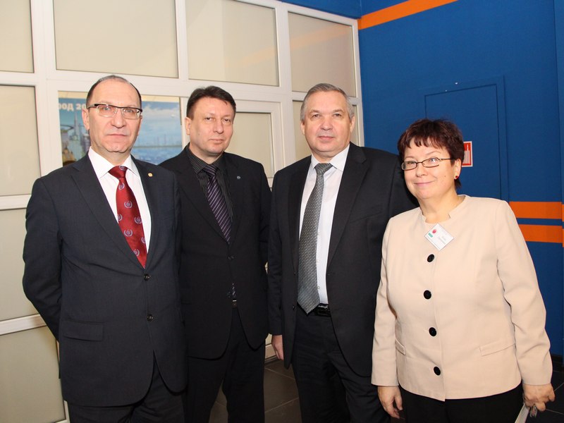 Фото к Министр промышленности подвёл итоги года