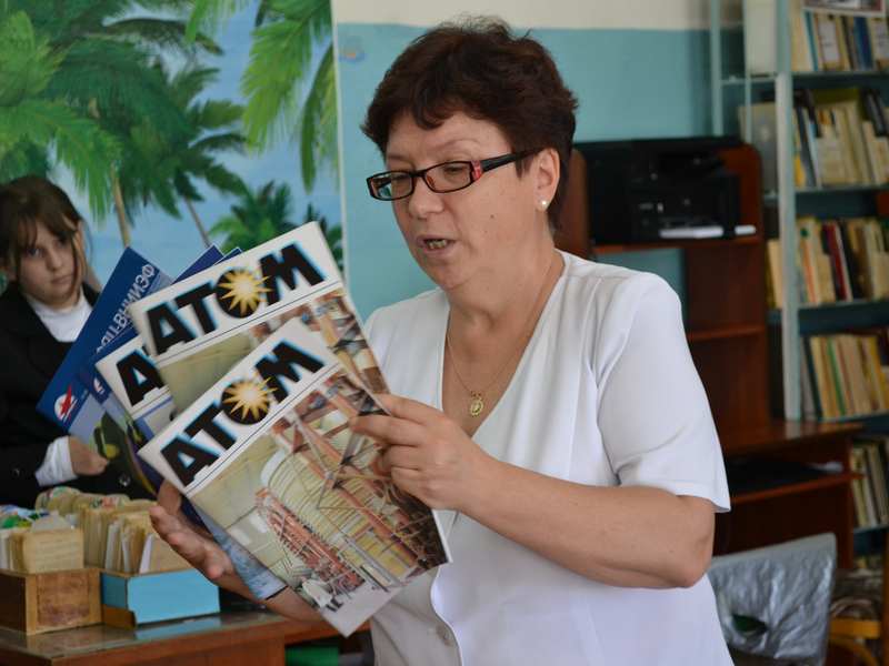 Фото к Библиотека Вознесенского района пополнилась книгами об атомной энергетике
