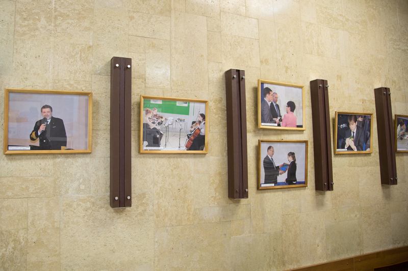 Фото к Выставка ИЦАЭ «Нам три года» открылась в Доме учёных РФЯЦ-ВНИИЭФ