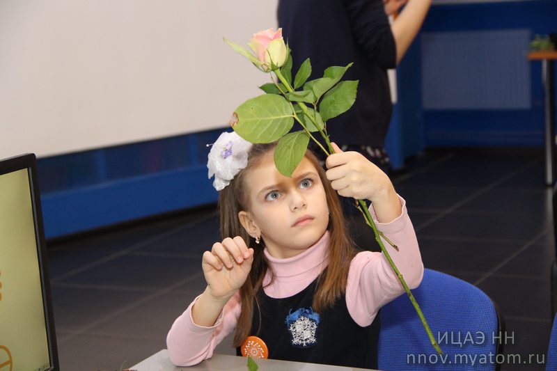 Фото к Первые весенние цветы для любимых мам расцвели в ИЦАЭ