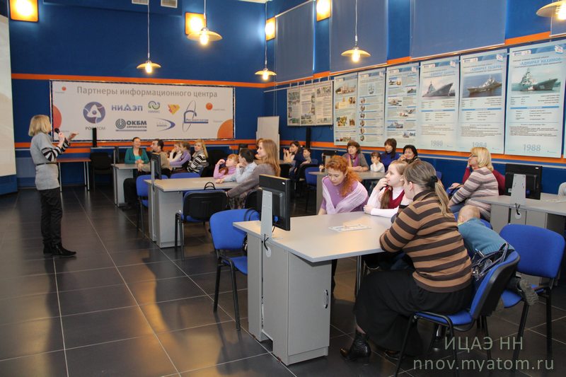 Фото к Пятилетняя жительница Донбасса рада, что «мы живем на Земле!»