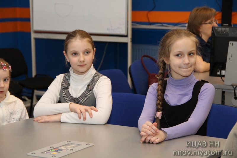 Фото к Пятилетняя жительница Донбасса рада, что «мы живем на Земле!»