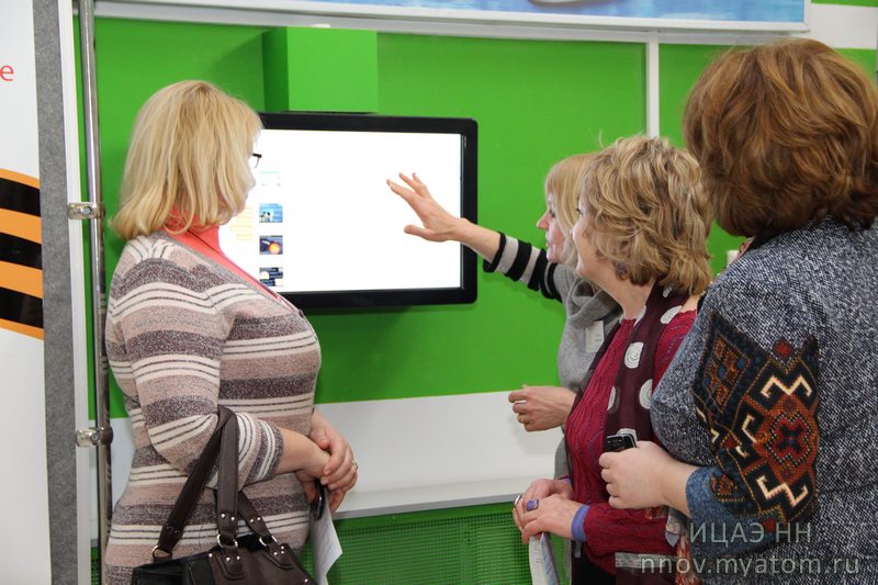 Фото к Пятилетняя жительница Донбасса рада, что «мы живем на Земле!»