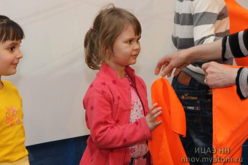 Фото к Пятилетняя жительница Донбасса рада, что «мы живем на Земле!»