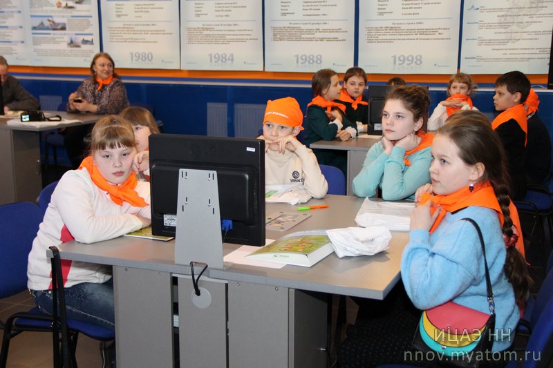 Фото к Юные эрудиты из Арзамаса побывали в гостях у информационного центра по атомной энергии