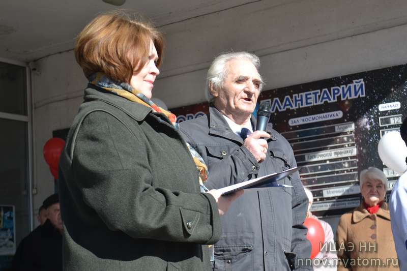 Фото к «Если очень захотеть – можно в космос полететь!» Информационный центр по атомной энергии принял участие в городском празднике в честь Дня космонавтики