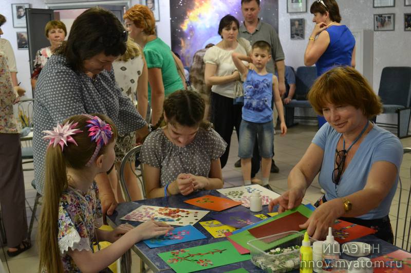 Фото к Должны смеяться дети: в ИЦАЭ прошла серия праздничных мероприятий